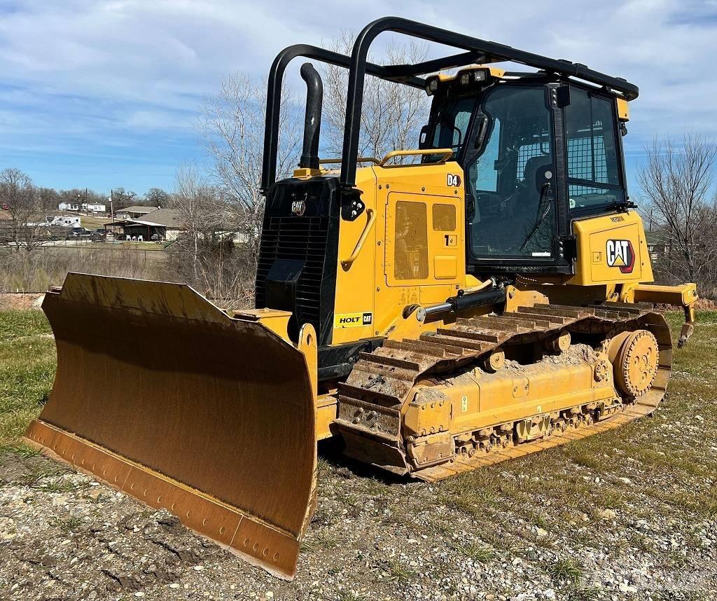 CAT D 4 Bouteurs sur chenilles