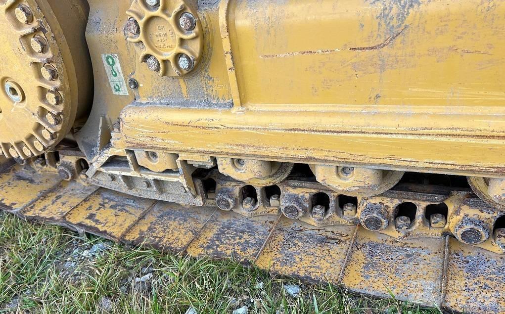 CAT D 4 Bouteurs sur chenilles