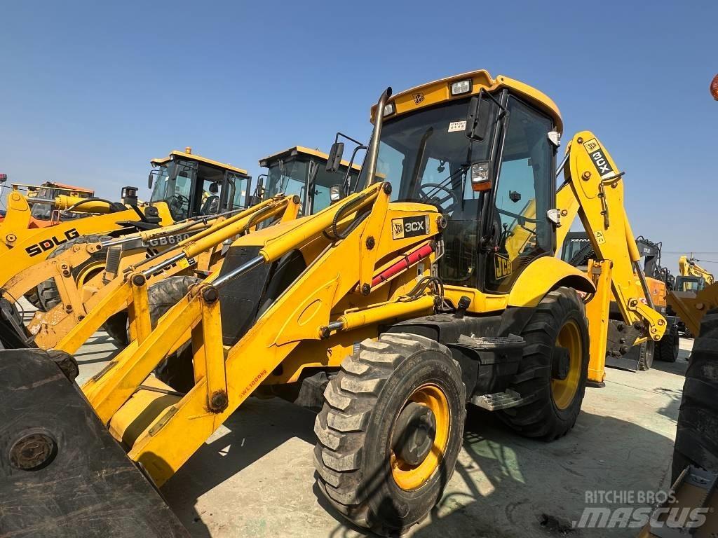 JCB 3 CX Chargeuse sur pneus
