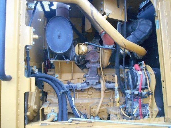 CAT 140M Niveleuse