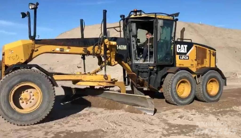 CAT 140M Niveleuse