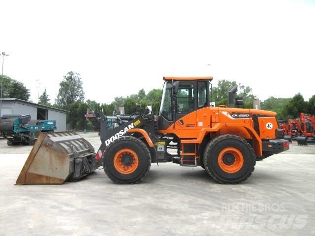 Doosan DL250-5 Chargeuse sur pneus
