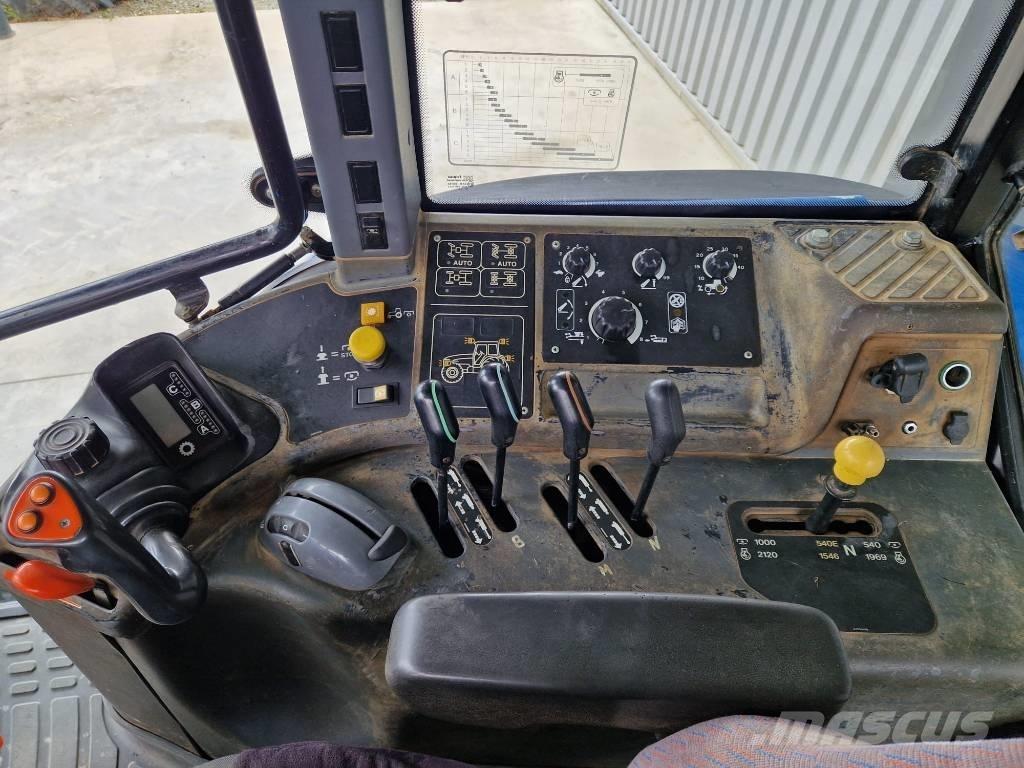 New Holland TM 150 Tracteur