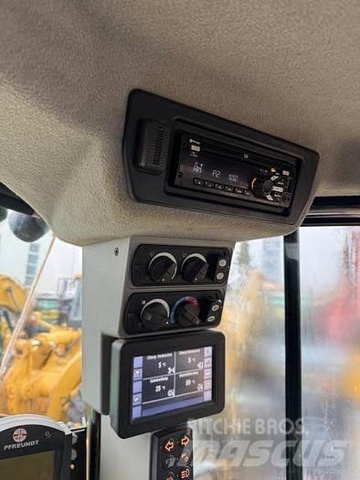 CAT 966M Chargeuse sur pneus