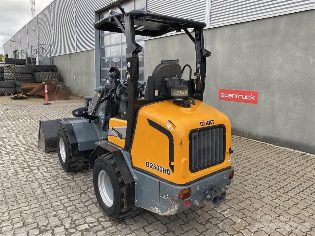 GiANT G2500HD Chargeuse multifonction