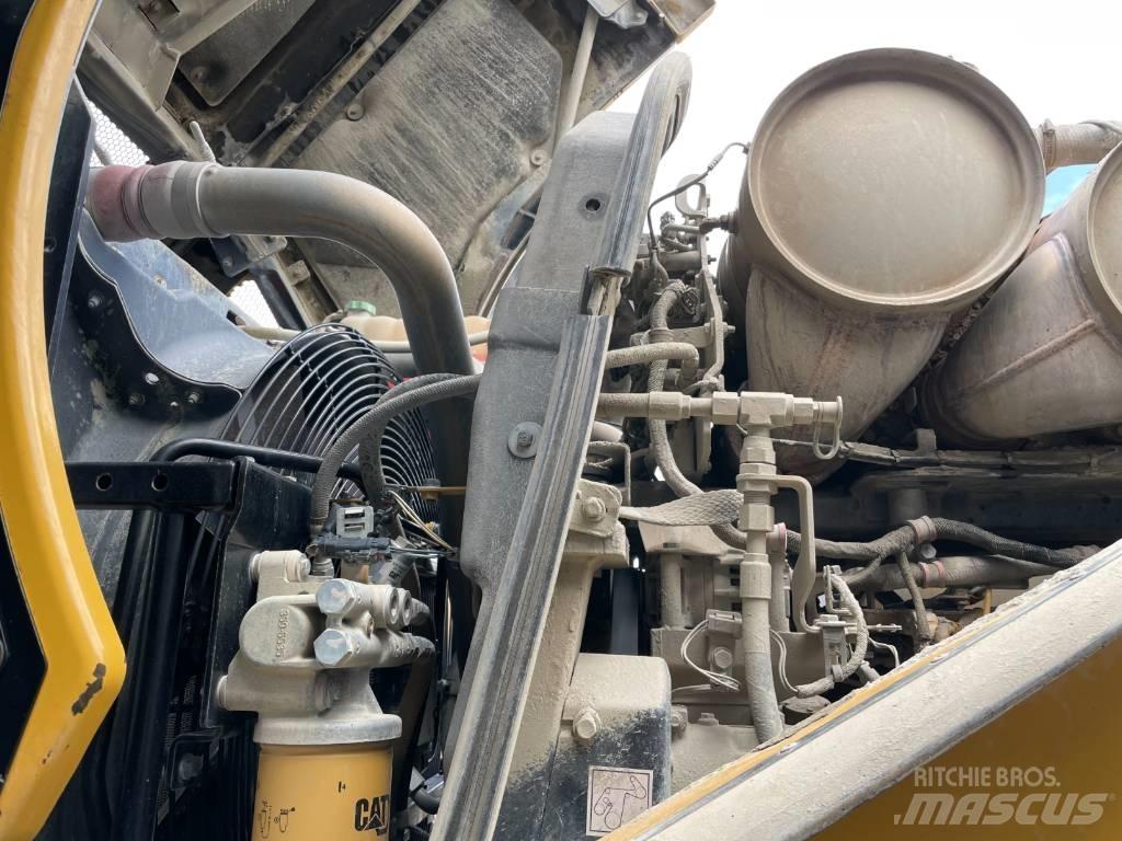 CAT 972M Chargeuse sur pneus