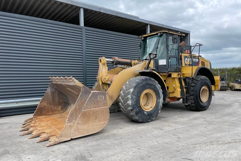 CAT 972M Chargeuse sur pneus