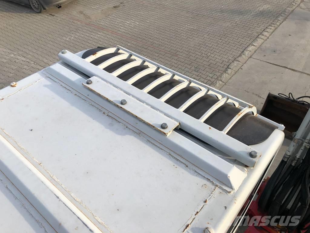 Takeuchi TB175W Pelle sur pneus