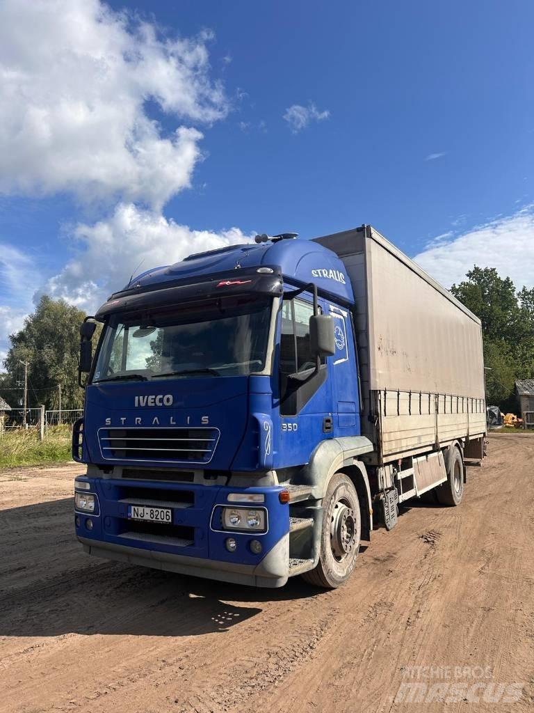 Iveco Stralis AT 190 Camion plateau ridelle avec grue
