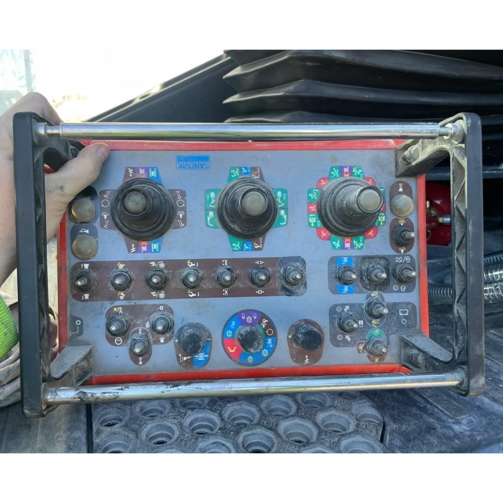 Sandvik DX800i Foreuse de surface