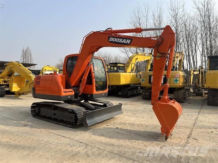 Doosan DX75 Pelle sur chenilles