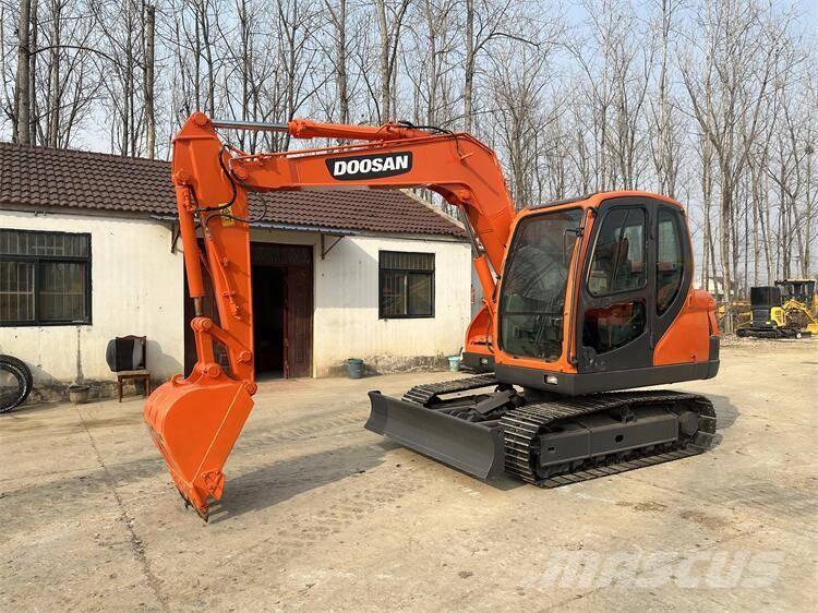 Doosan DX75 Pelle sur chenilles
