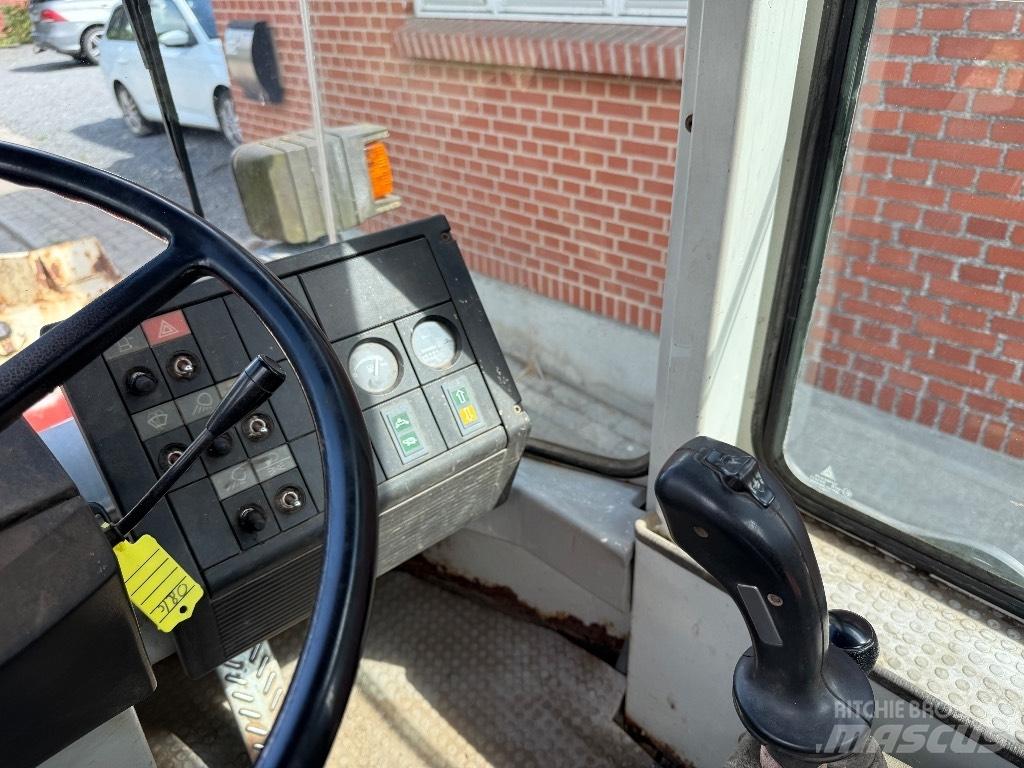 O&K L 6 Chargeuse sur pneus