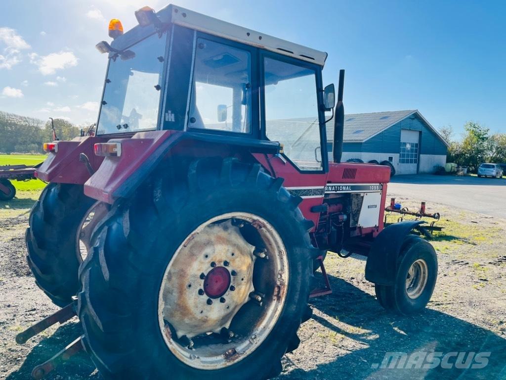 International 1055 Tracteur