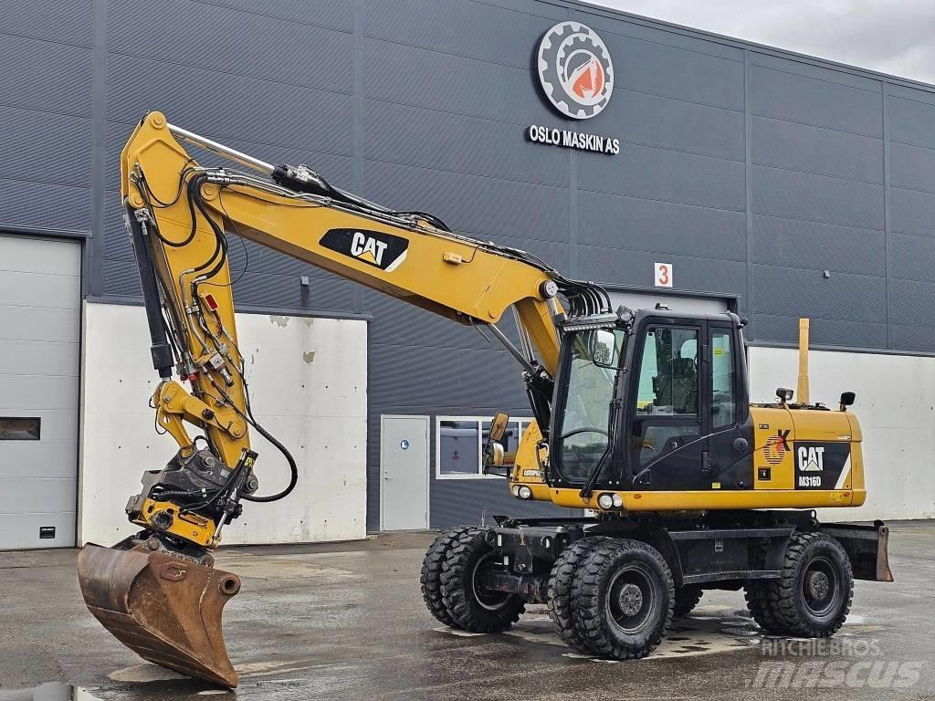 CAT M 316 D Pelle sur pneus