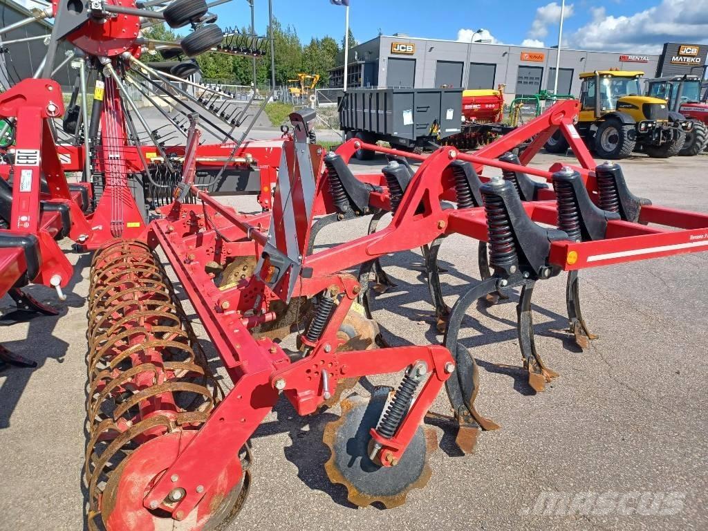 Horsch Terrano 3 FX Déchaumeur, cultivateur