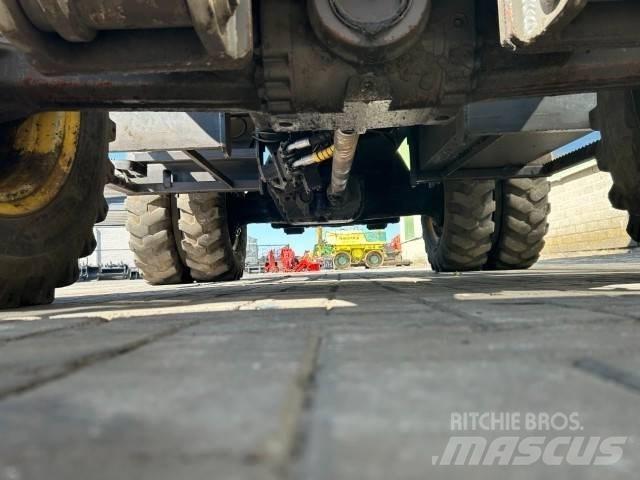 Mecalac 714 MW Pelle sur pneus