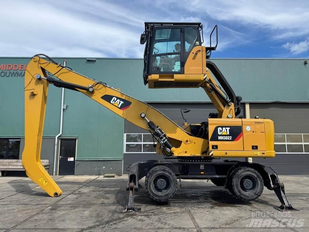 CAT MH3022 Pelle à déchets