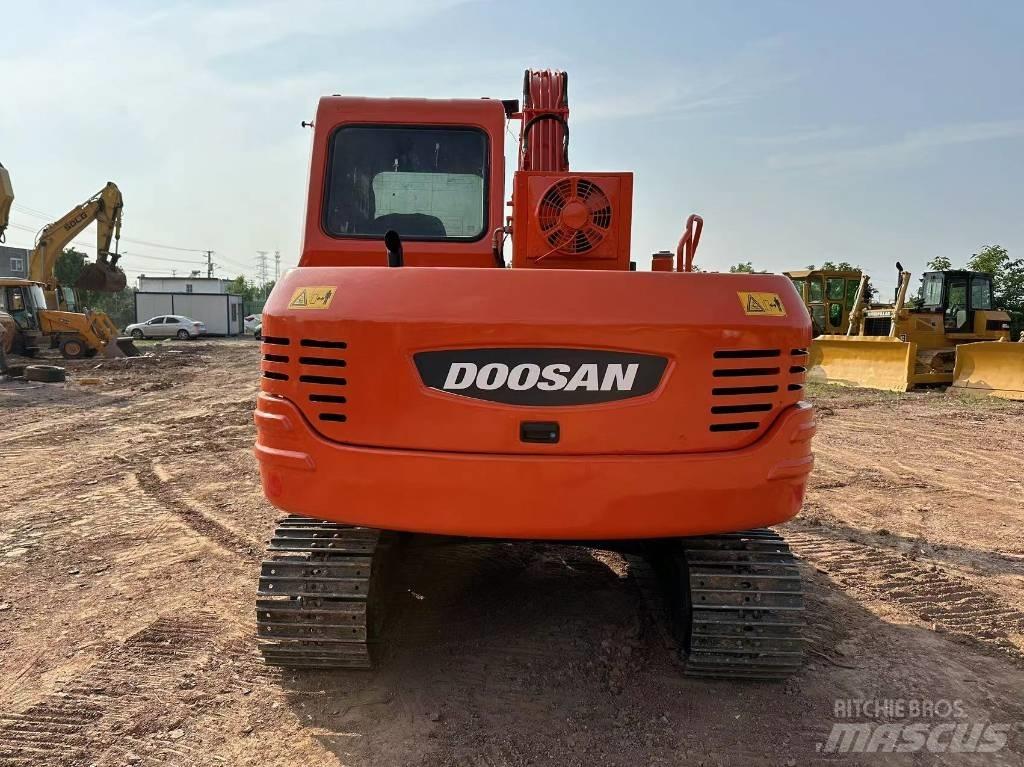Doosan DH 80 Mini pelle 7t-12t