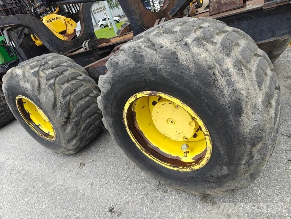 John Deere 1270 E Abatteuse