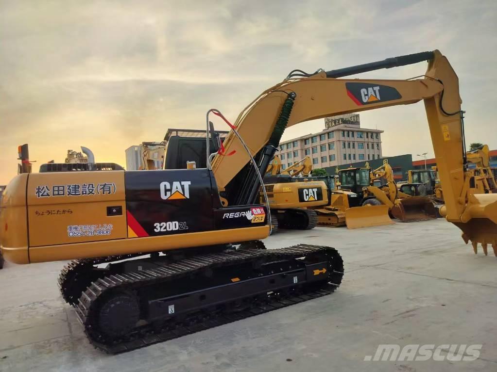 CAT 320 D2L Pelle sur chenilles