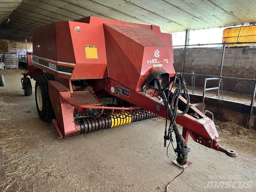 Hesston 4600 Presse cubique