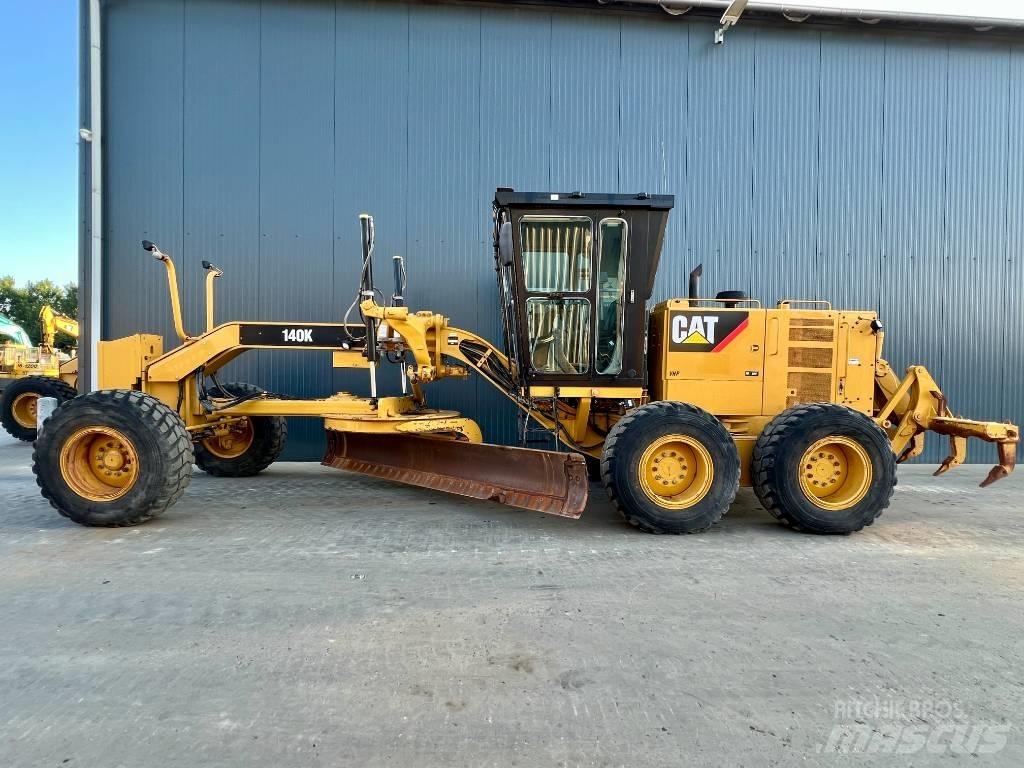 CAT 140K Niveleuse