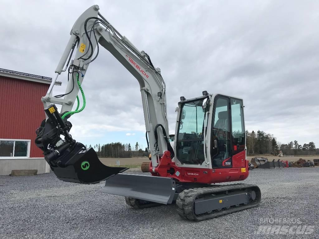 Takeuchi TB260 Mini pelle < 7t