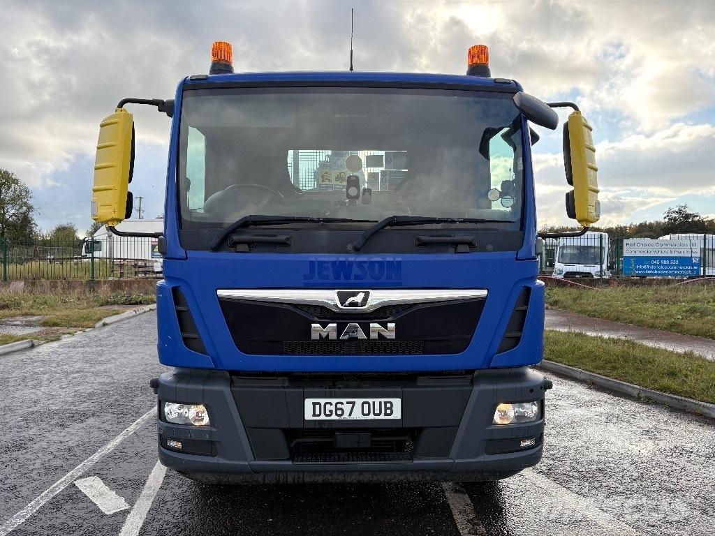 MAN TGM 15.250 Camion plateau ridelle avec grue