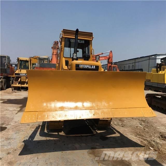 CAT D 6 D Bouteurs sur chenilles