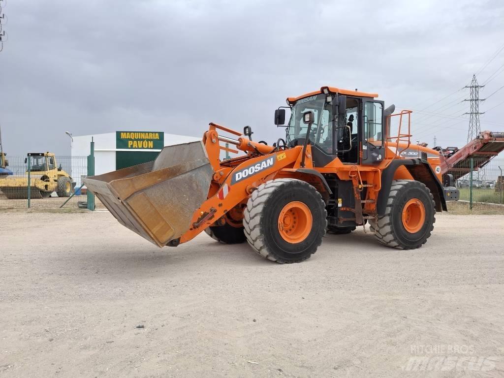 Doosan DL 300-5 Chargeuse sur pneus