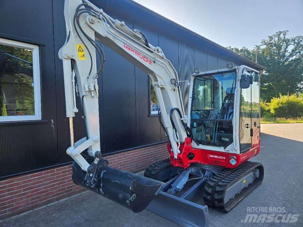 Takeuchi TB 240 Mini pelle < 7t