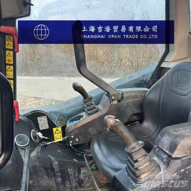 JCB 155 Chargeuse compacte