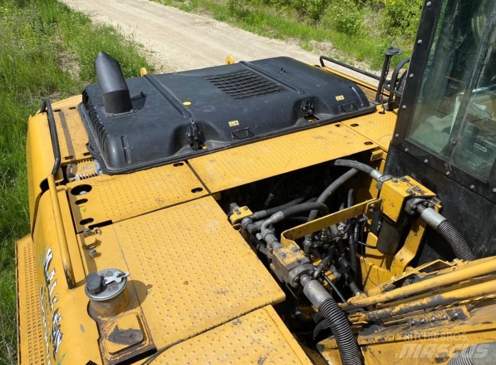 CAT 320 D FM Chargeuse forestière