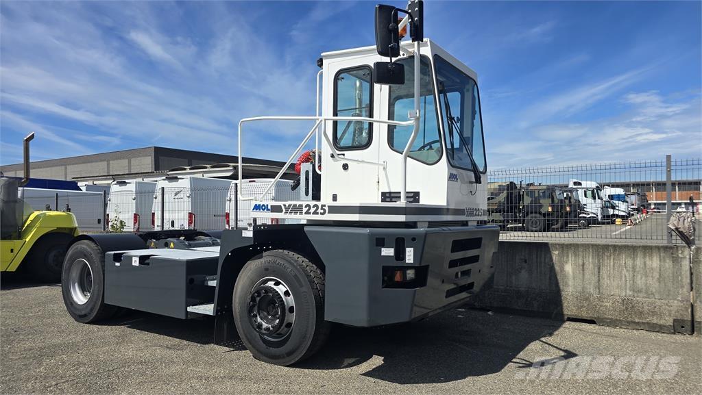 MOL YM225 Tracteur de manœuvre