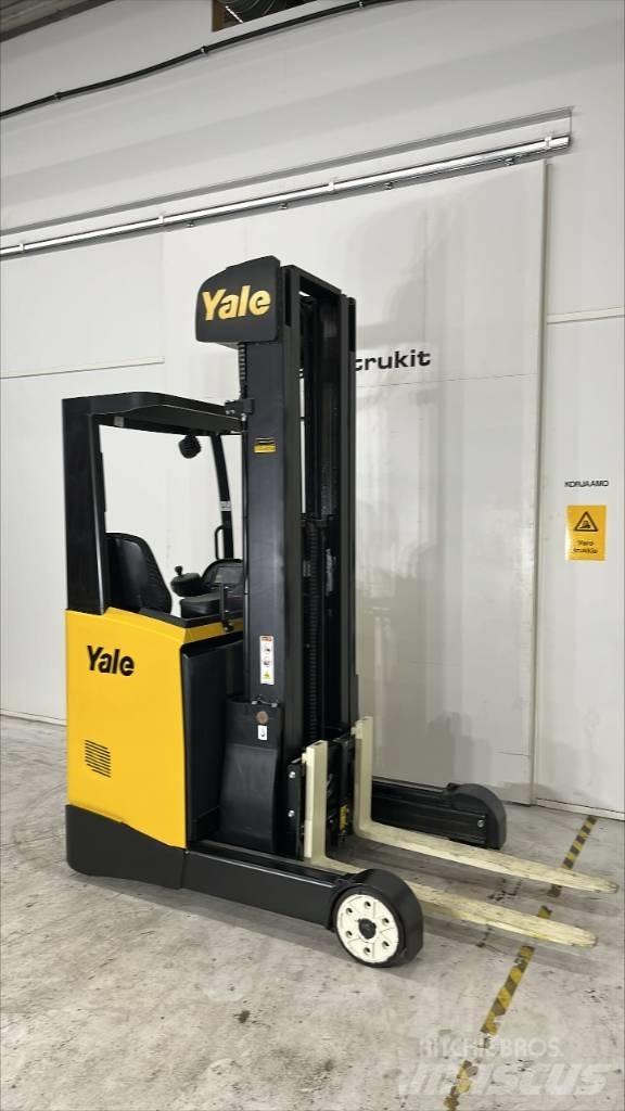 Yale MR 14 Chariot à mât rétractable