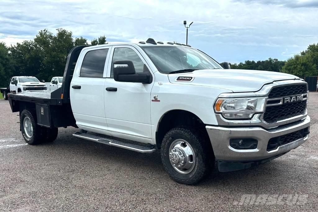 RAM 3500 TRADESMAN Camion plateau