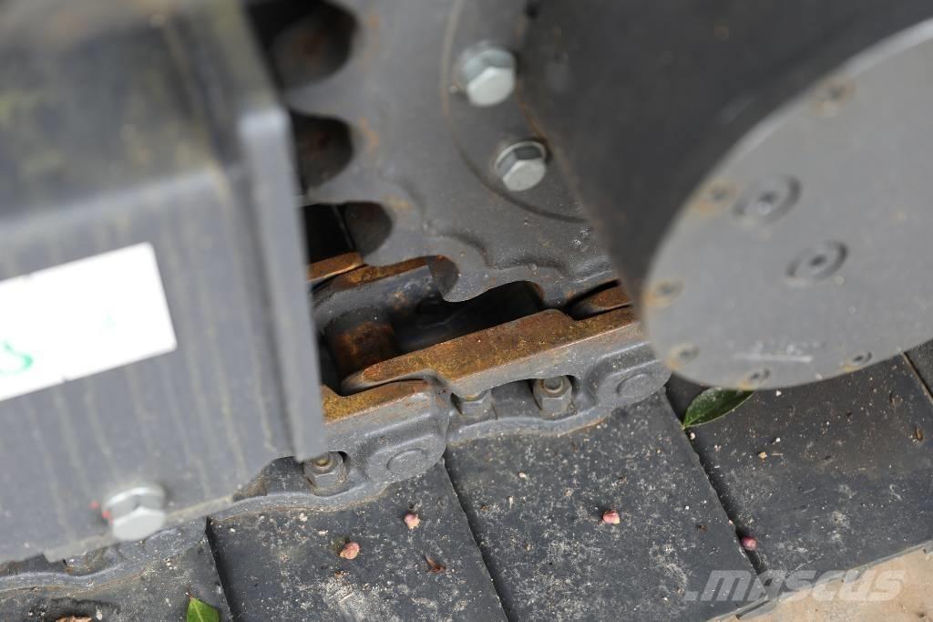 Develon DX 60 E-10 N Pelle sur pneus