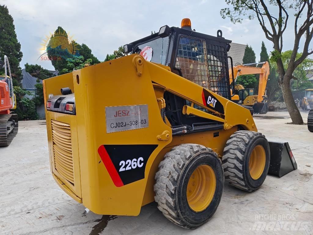 CAT 226c Chargeuse compacte