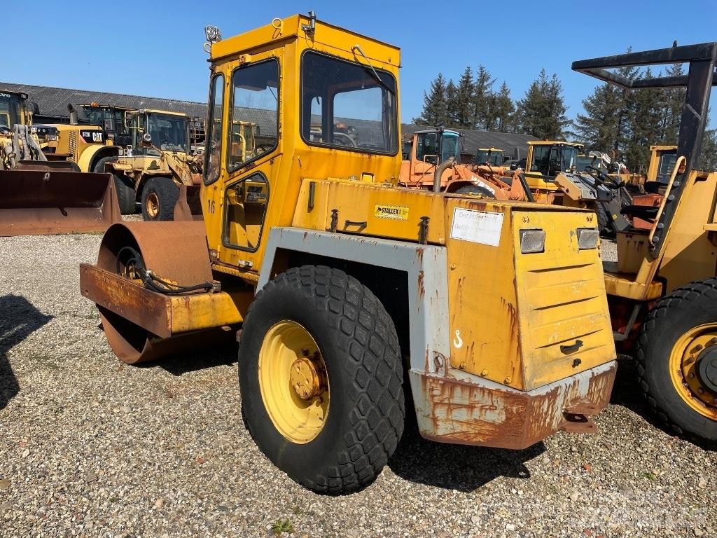 Bomag BW172 Rouleaux monocylindre