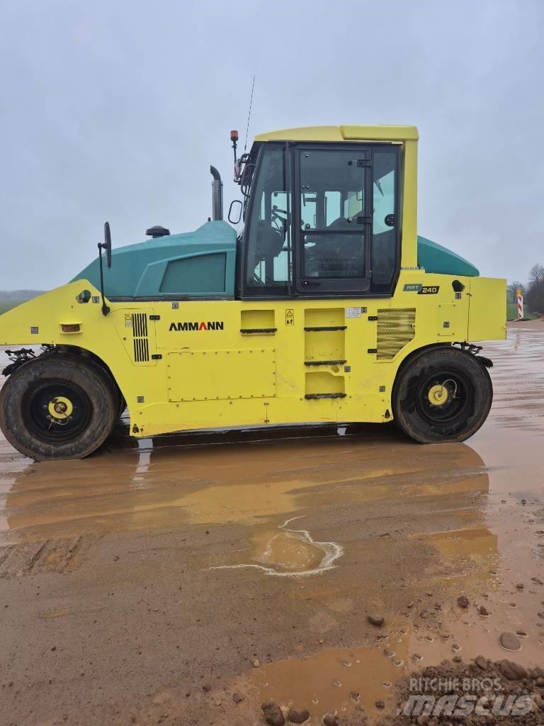Ammann ART 240 Rouleaux à pneumatiques