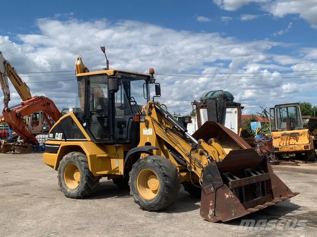 CAT 908 Chargeuse sur pneus