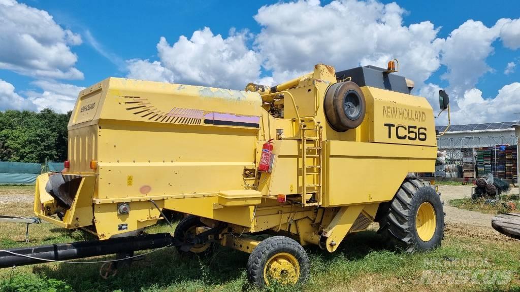 New Holland TC 56 Moissonneuse batteuse