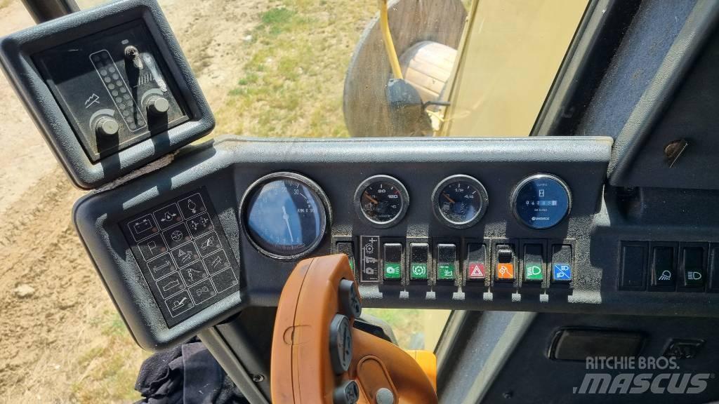 New Holland TC 56 Moissonneuse batteuse
