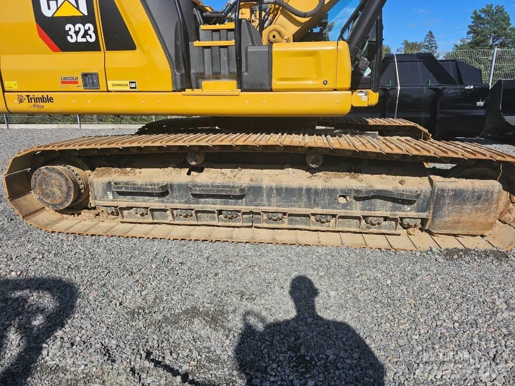 CAT 323 Pelle sur chenilles