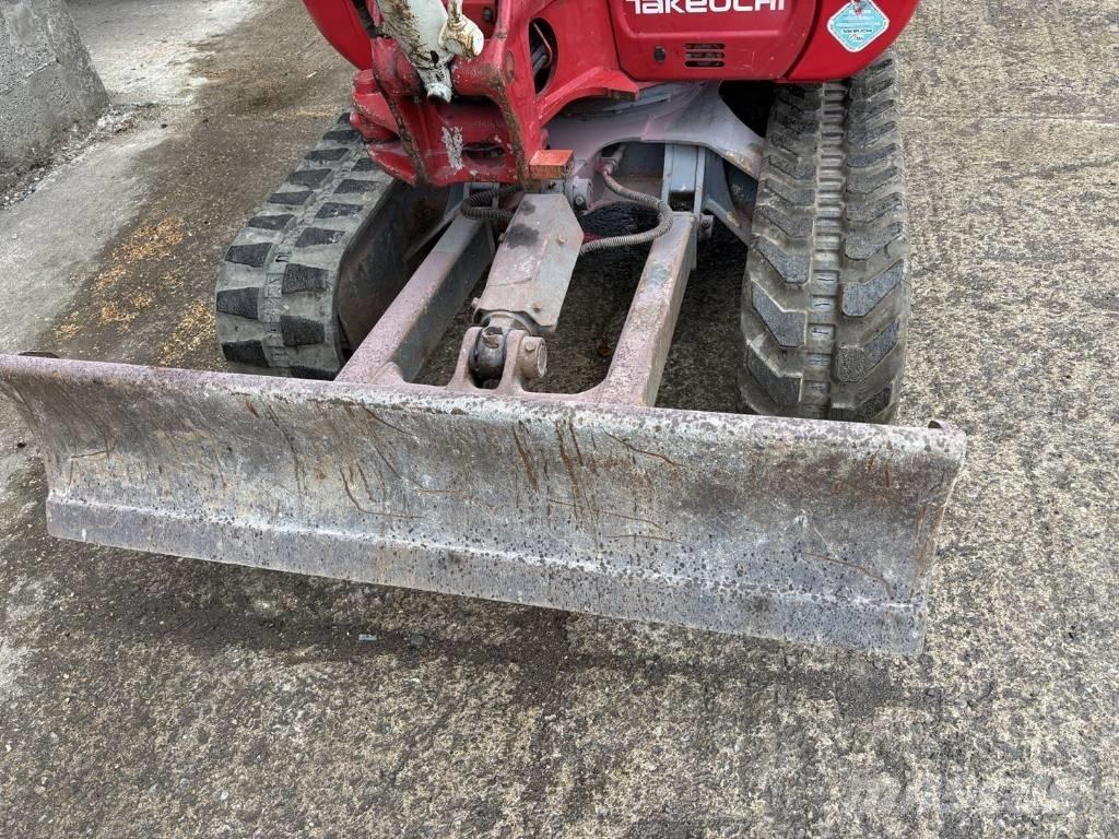 Takeuchi TB 230 Mini pelle < 7t