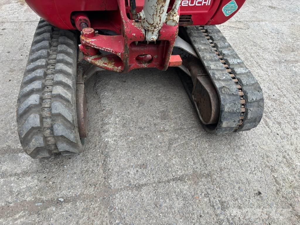 Takeuchi TB 230 Mini pelle < 7t