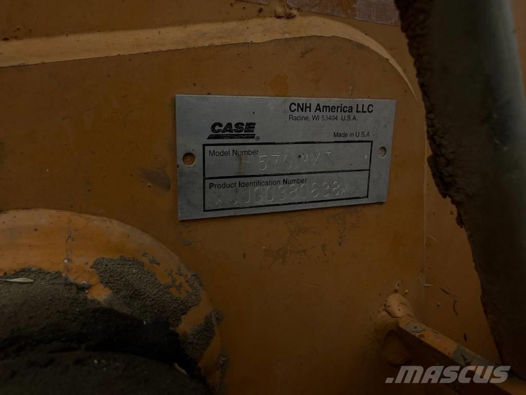 CASE 570 M XT Chargeuse sur pneus