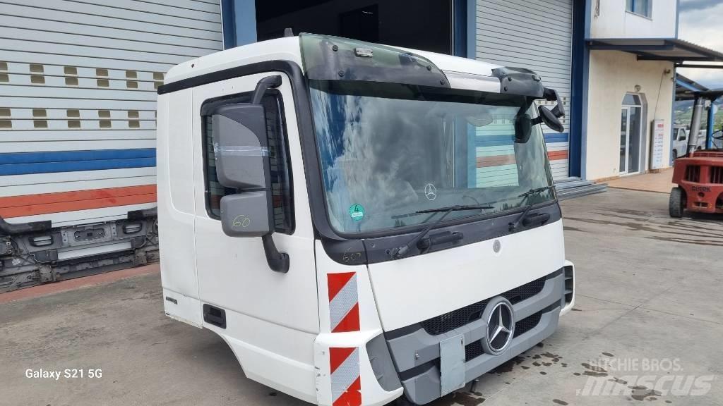 Mercedes-Benz CABIN Cabines