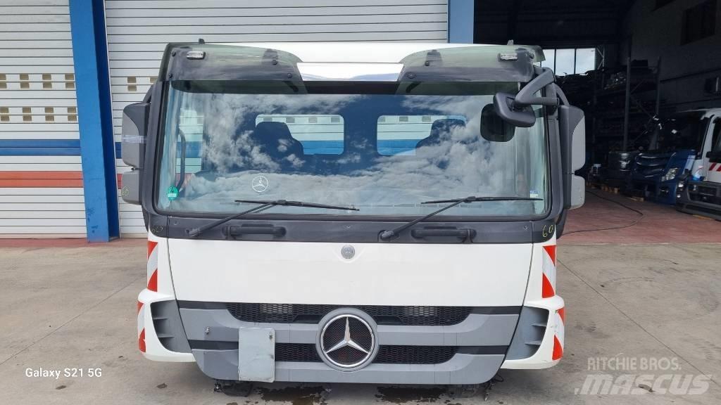 Mercedes-Benz CABIN Cabines